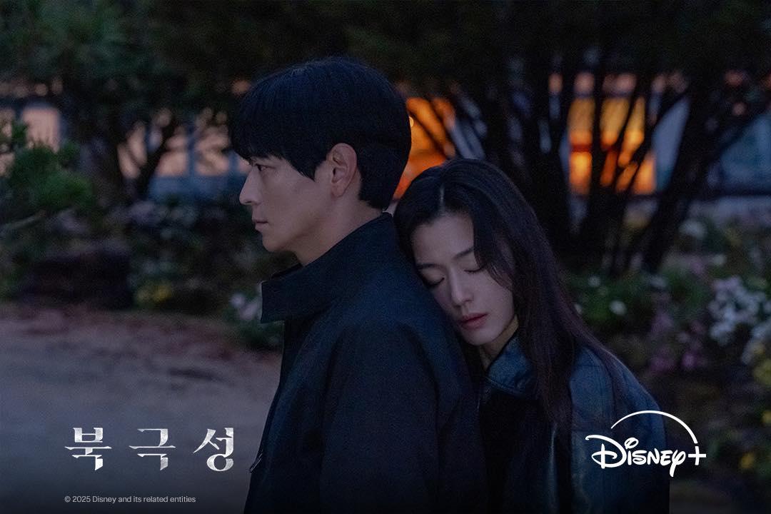 全智賢新劇《暴風圈》的多段內容,因涉嫌辱華情節而遭內地網民抵制。