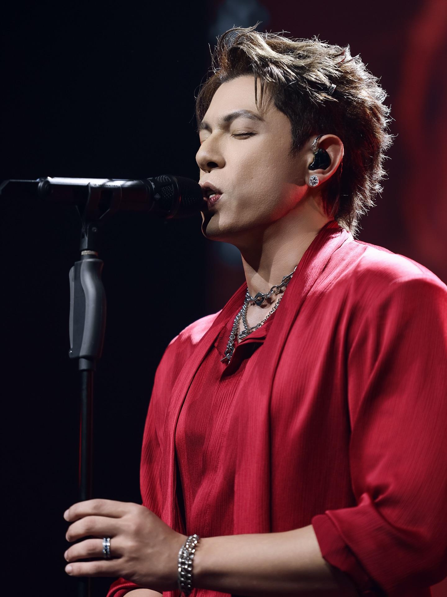 在MV中,German會以各種不同電玩造型,給予樂迷驚喜。