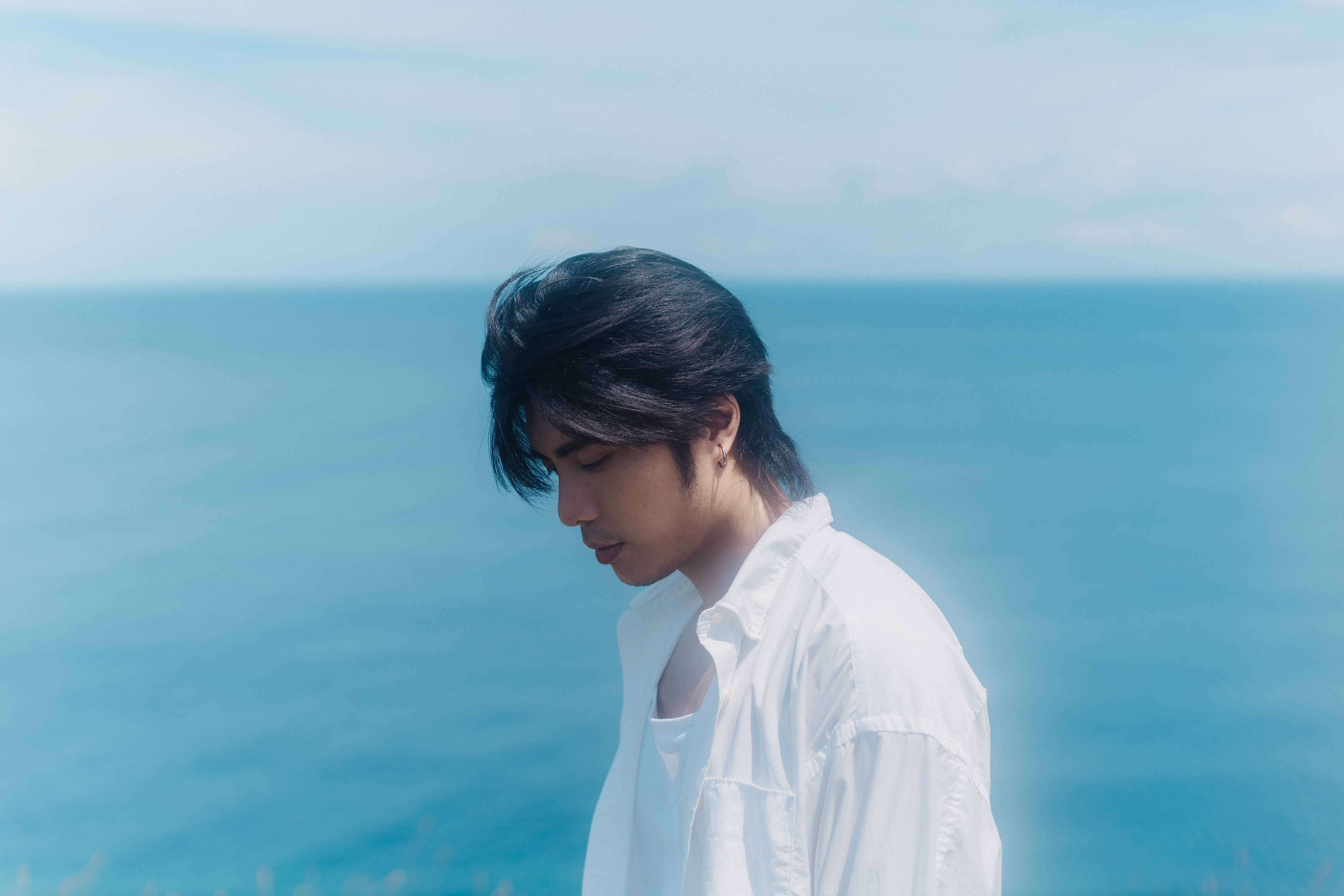 Yan Ting今次再擔任MV導演一職,拉大隊去到日本沖繩取景。