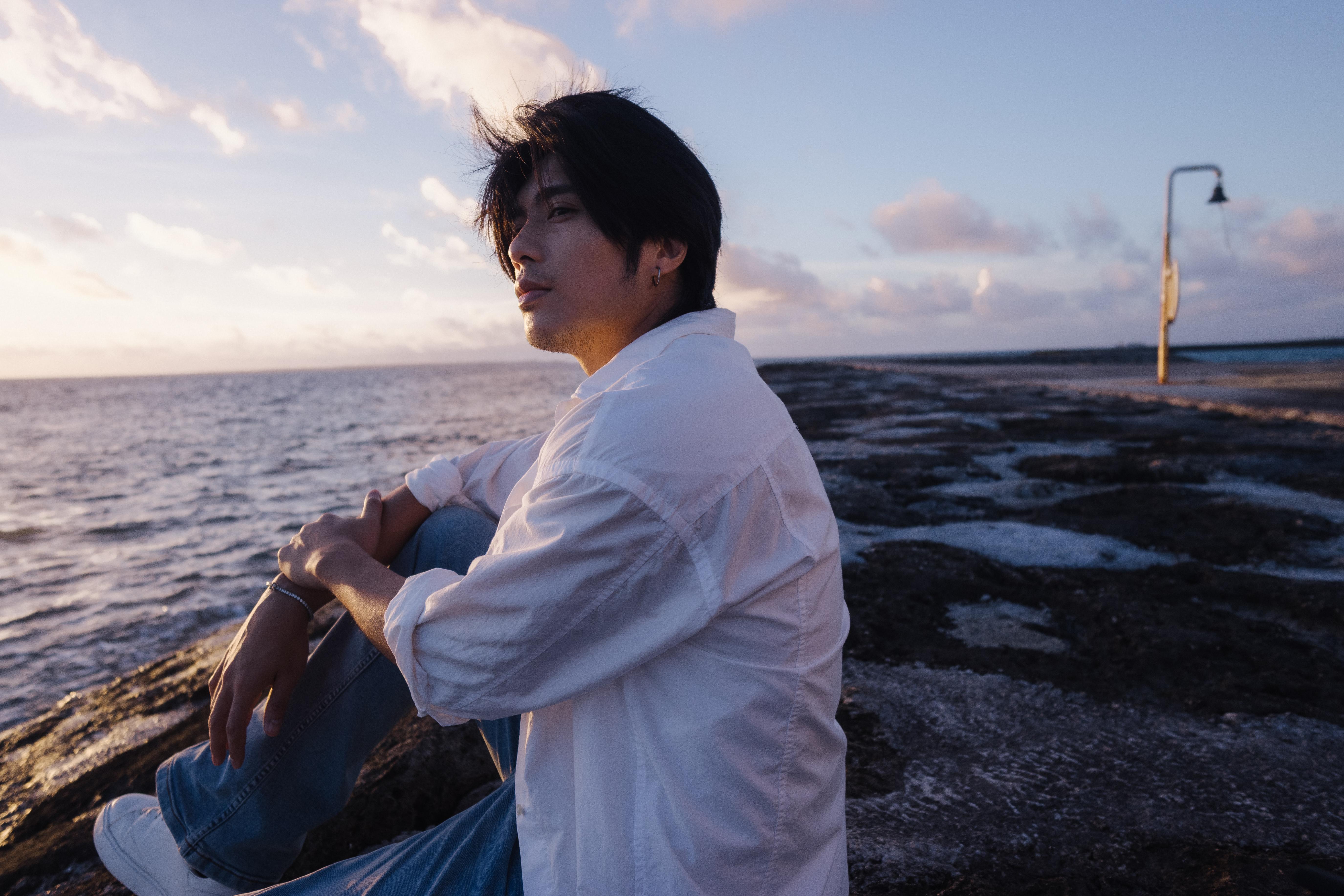 Yan Ting今次再擔任MV導演一職,拉大隊去到日本沖繩取景。