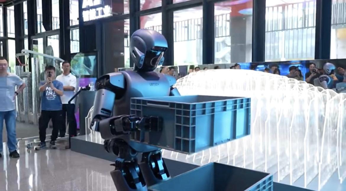 前海5號館二樓的「探索之門」是必參觀的,那裏恒常展示大灣區各人才的創作成果。(圖片來源:視頻截圖)