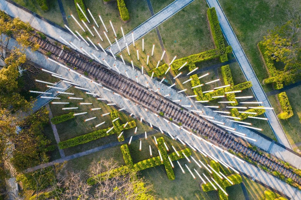 當年船廠造船用的路軌,成為了今天岐江公園的打卡熱點。(圖片來源:視覺中國)