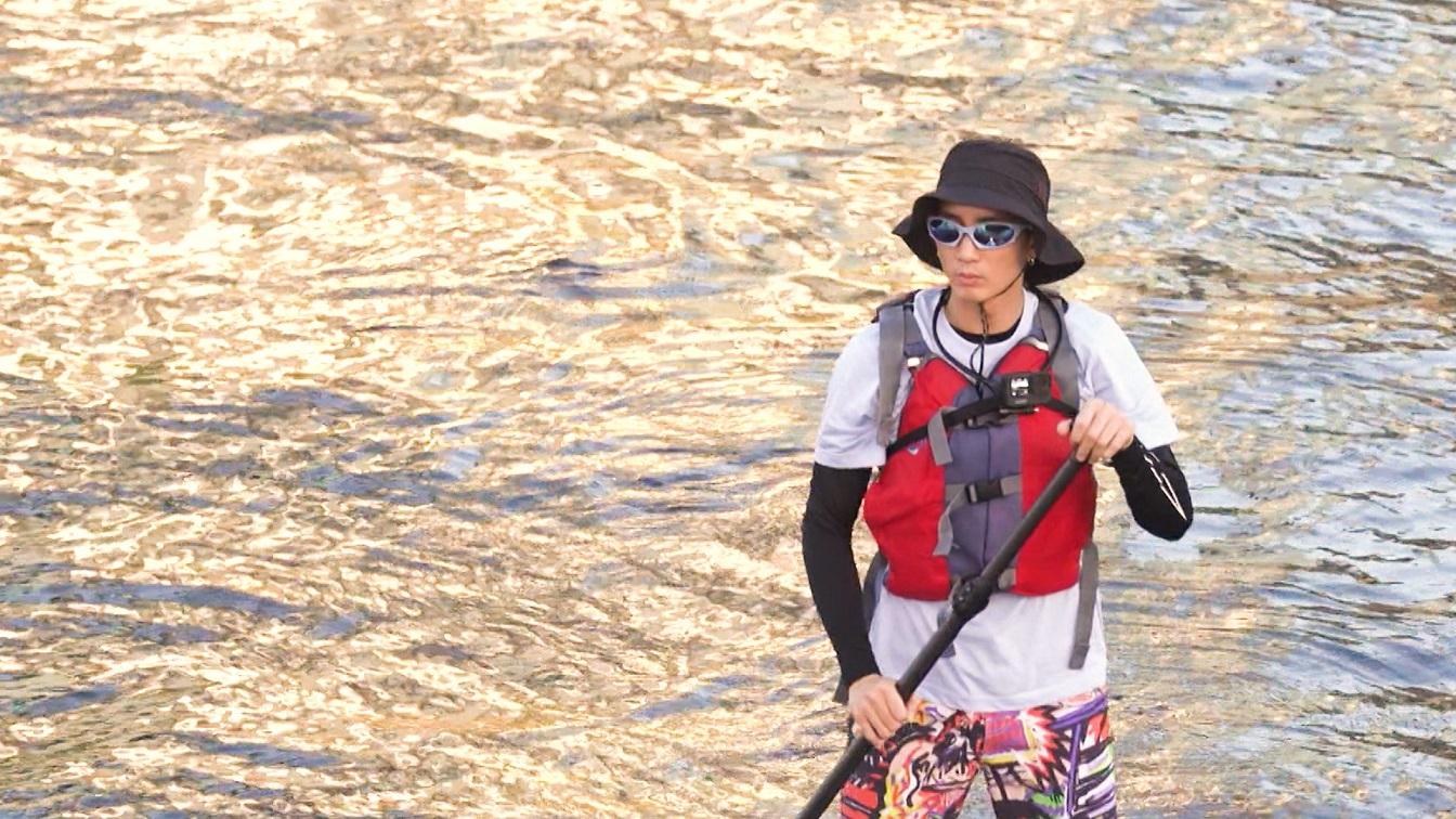 AK、Lokman、Atlon和Frankie在《夜粥先生幾多點》節目玩直立板。