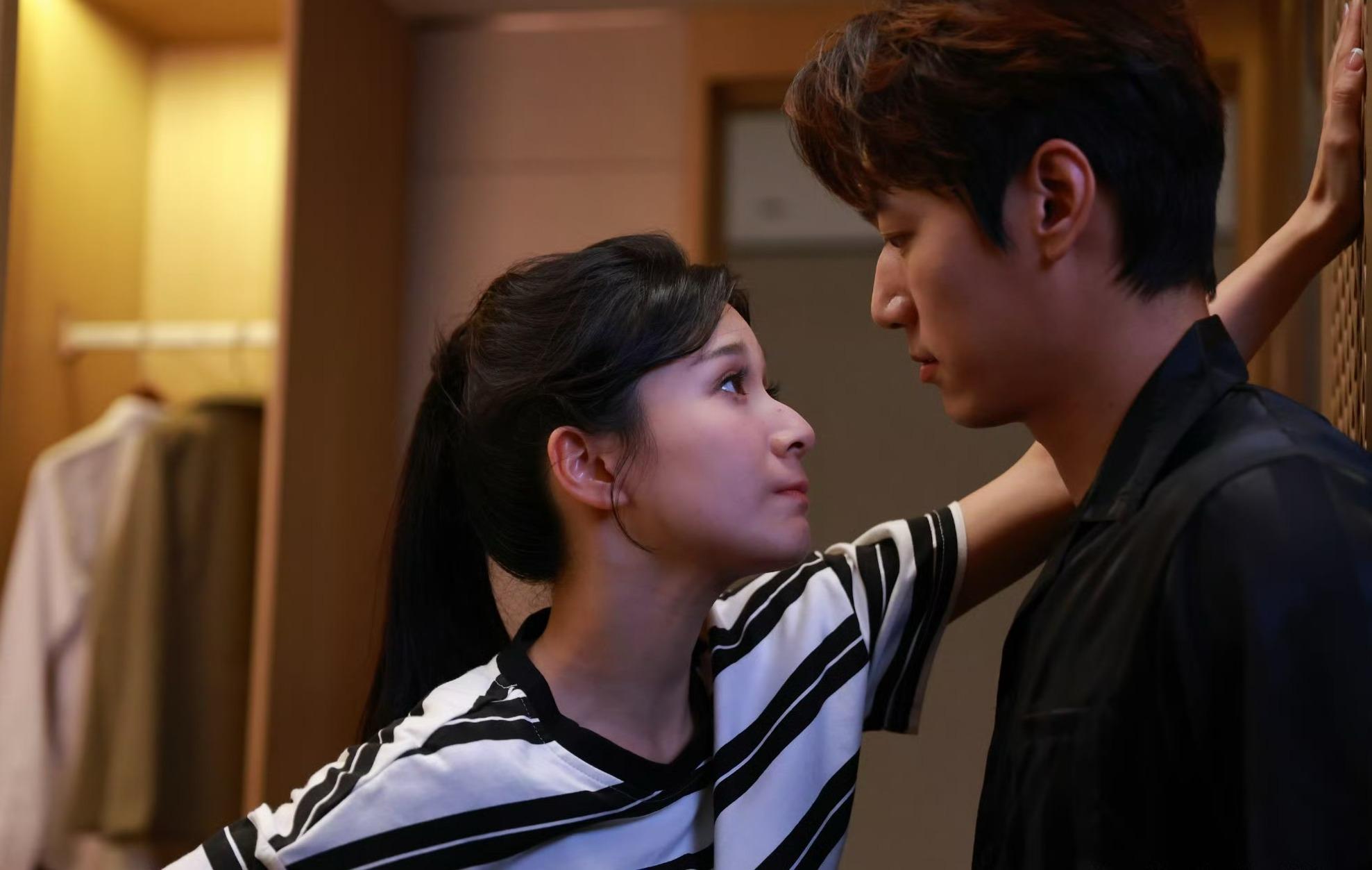 青春浪漫喜劇《對不起,我磕到你了》