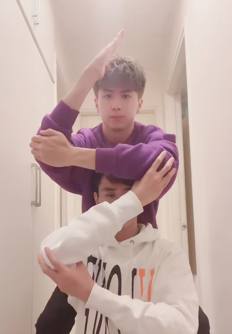 丘梓謙不時分享跳舞片。