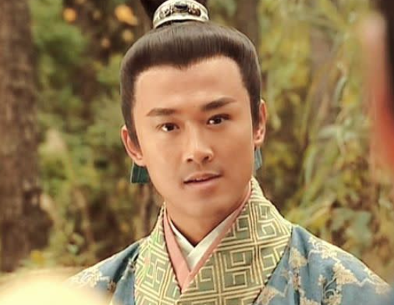 林峯於2001年於黃易同名小說改編的無綫電視古裝穿越劇《尋秦記》飾演嬴政一角爆紅(資料圖片/影片截圖)