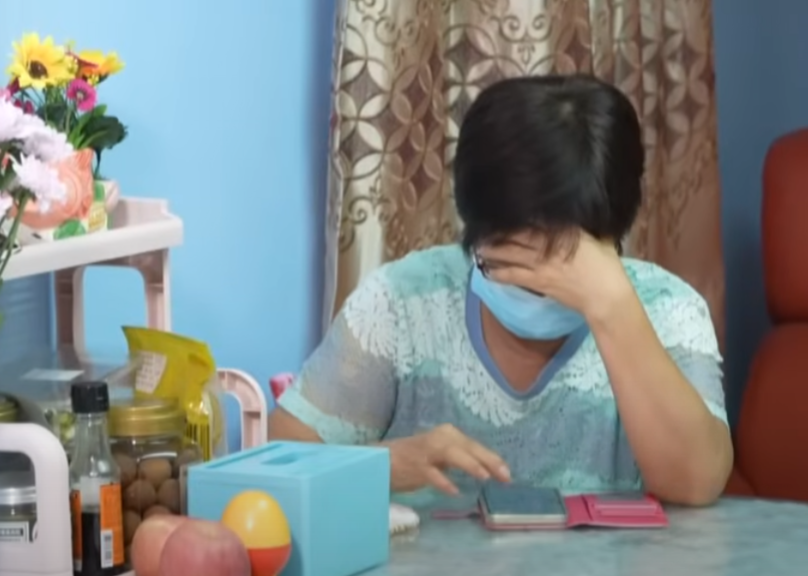 無綫節目《東張西望》近日報道一宗最新網上情緣騙案,60歲婦人黃太接到陌生來電,對方自稱「駐港部隊高級軍官」,以甜言蜜語說服事主投資,最終損失142萬元。(東張西望)