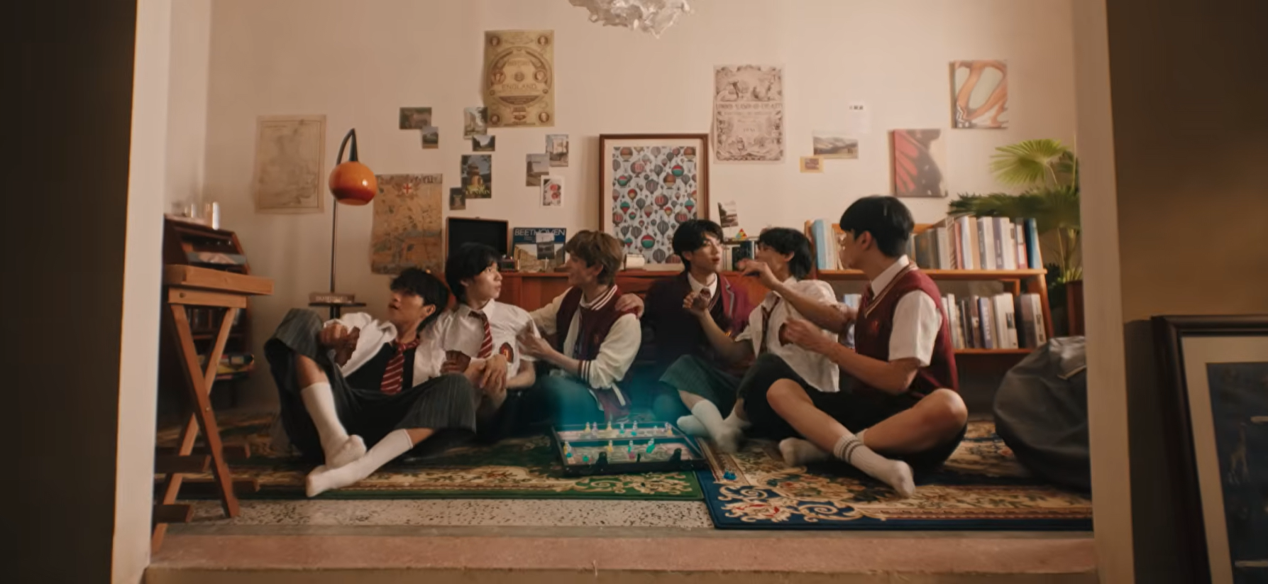 LITZ昨日公開《Zip Tie》的全新MV。