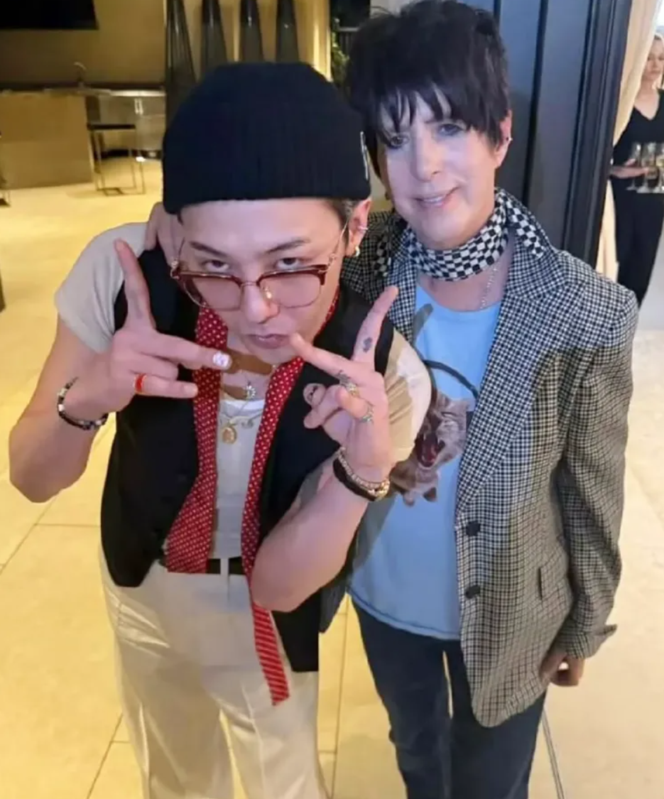 GD跟格林美製作人Diane Warren會面。