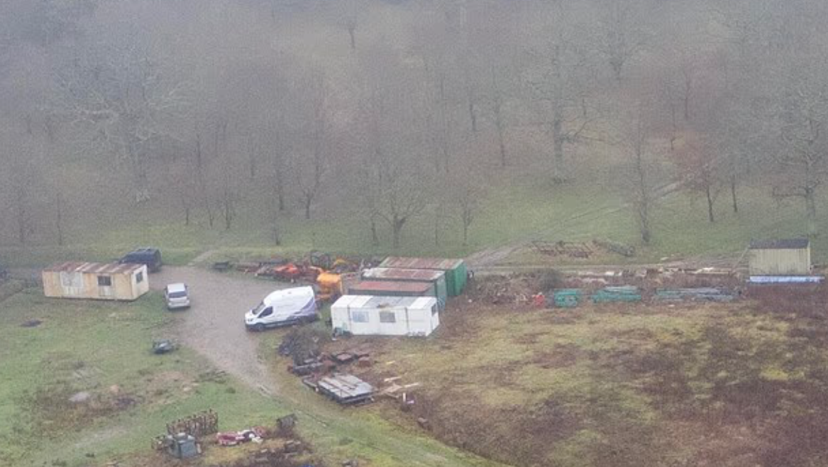 豪宅「漢密爾頓宮」(Hamilton Palace)停工40年,居民聲稱已淪為「吸毒者天堂」。(互聯網)