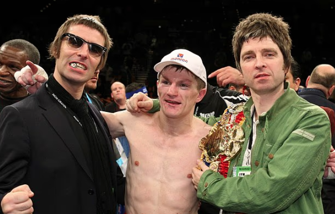 哈頓與樂團Oasis兩位成員交情深厚。(互聯網)