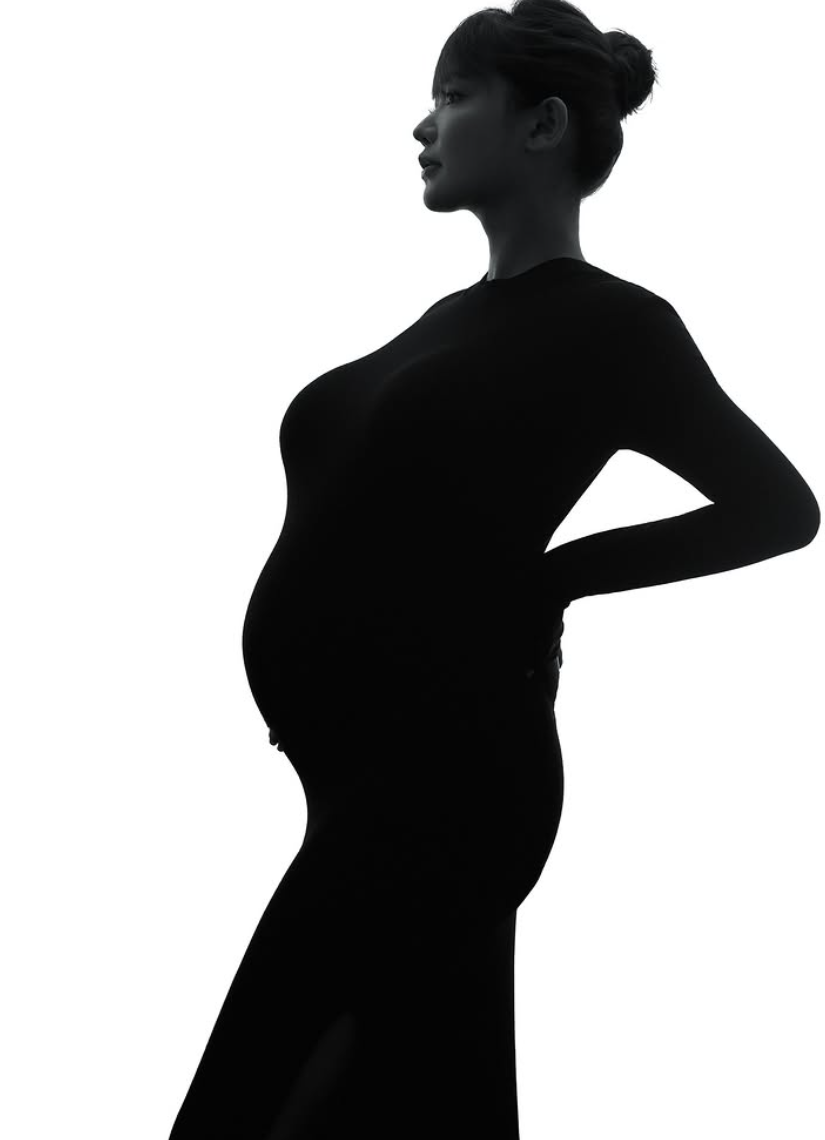 程美段宣布有喜,還拍寫真大曬巨肚。