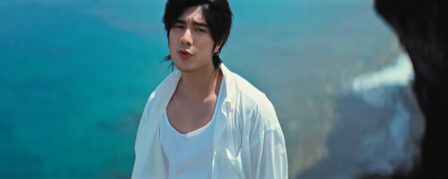 周殷廷為《想和你》親自執導MV。