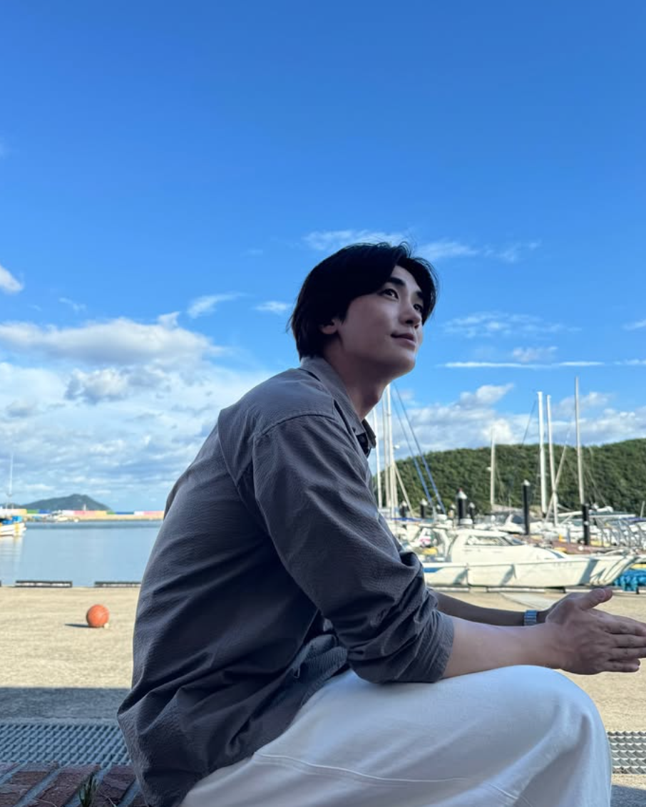 韓劇男神朴炯植現身啟德郵輪碼頭,獲邀出席時尚盛會。