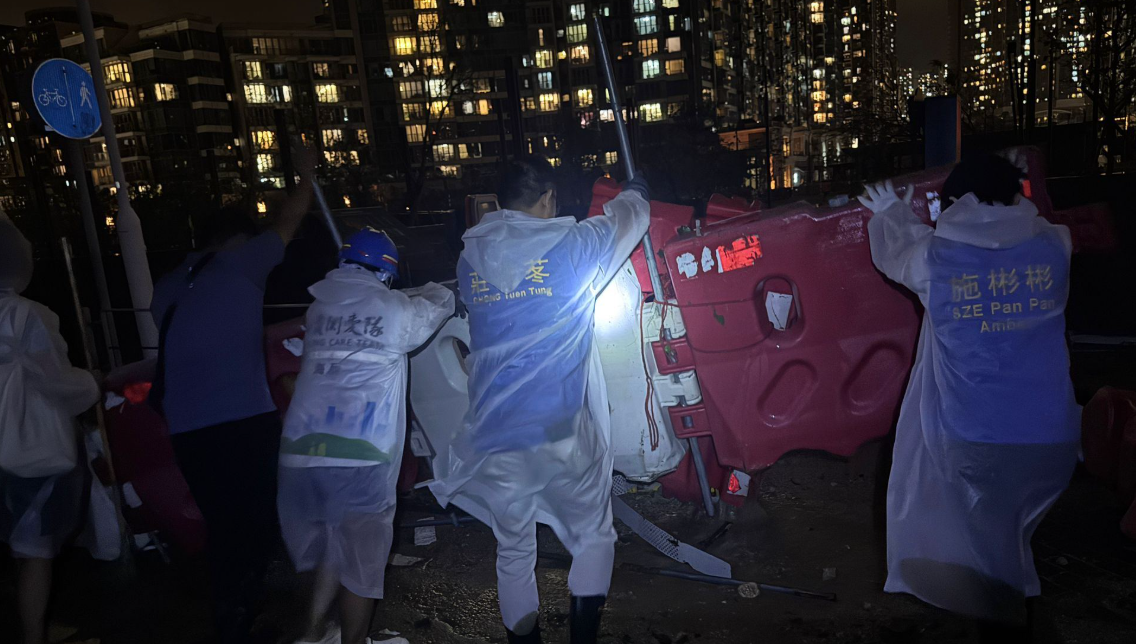 民政及青年事務局局長麥美娟表示,關愛隊在颱風期間發揮很大力量(西貢關愛隊聯席FB)