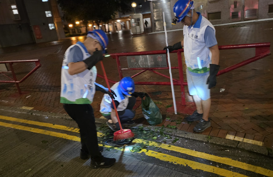 民政及青年事務局局長麥美娟表示,關愛隊在颱風期間發揮很大力量(西貢關愛隊聯席FB)