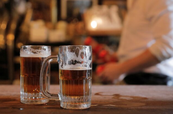 有研究實測發現,愛飲啤酒的人較惹蚊。(互聯網)