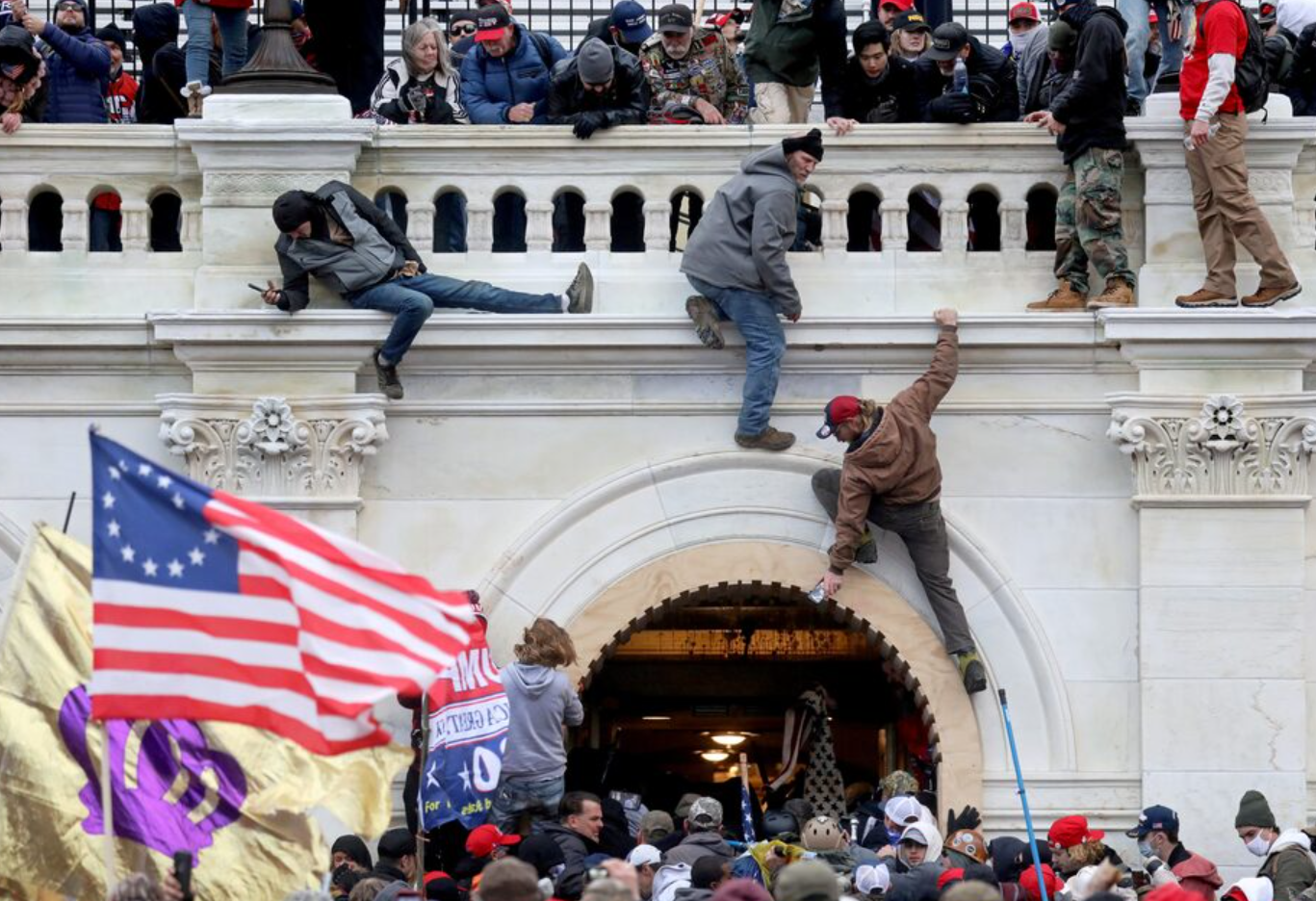 影片分享平台YouTube母公司同意,就2021年國會暴動後封鎖美國總統特朗普的帳戶,支付2450萬美元(約1.91億港元)和解金,以結束相關的法律爭議。(路透社資料圖片)