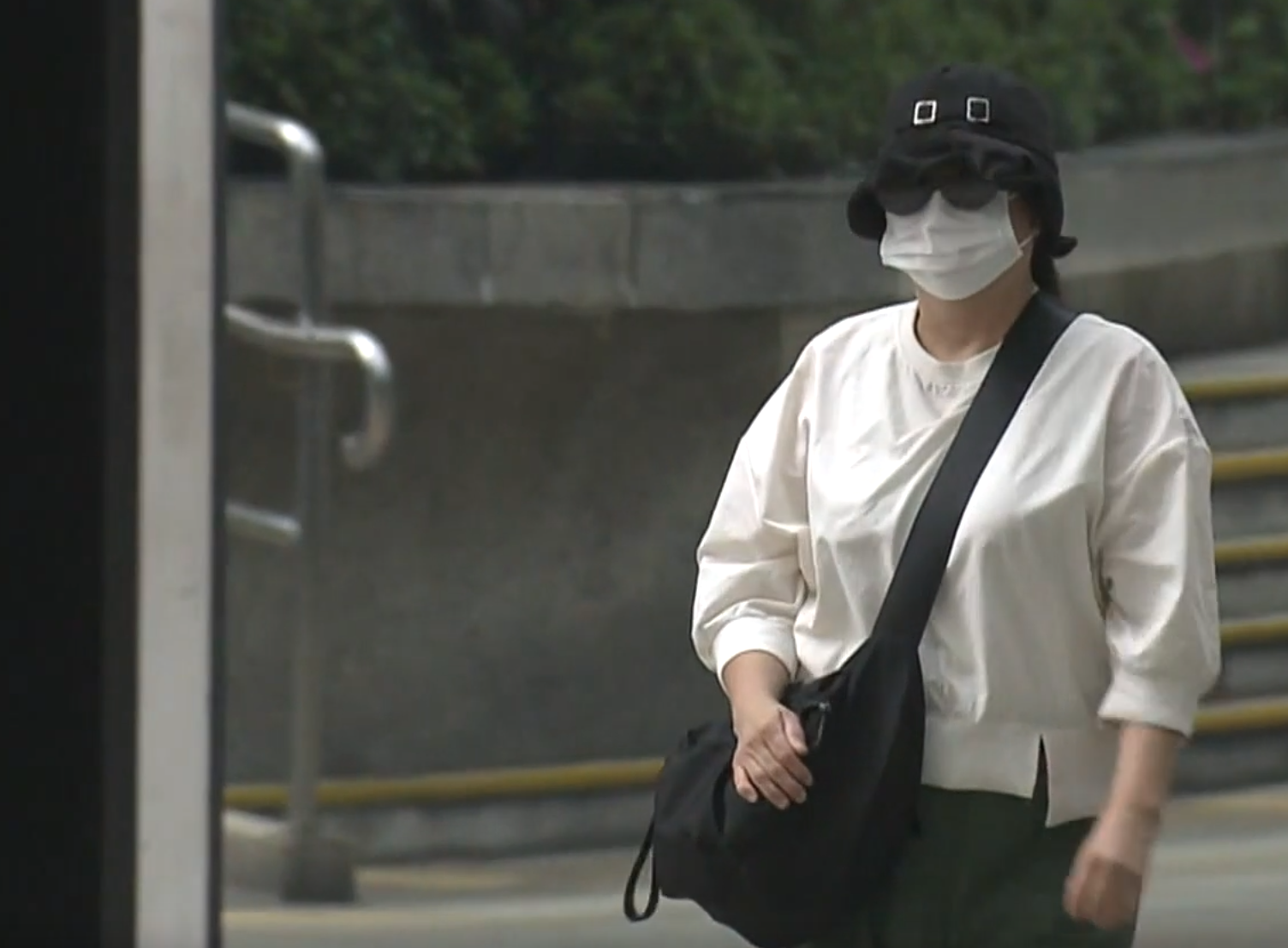 蔡天鳳碎屍案,前家姑李瑞香早前自行到區域法院應訊。(NOW新聞台畫面)