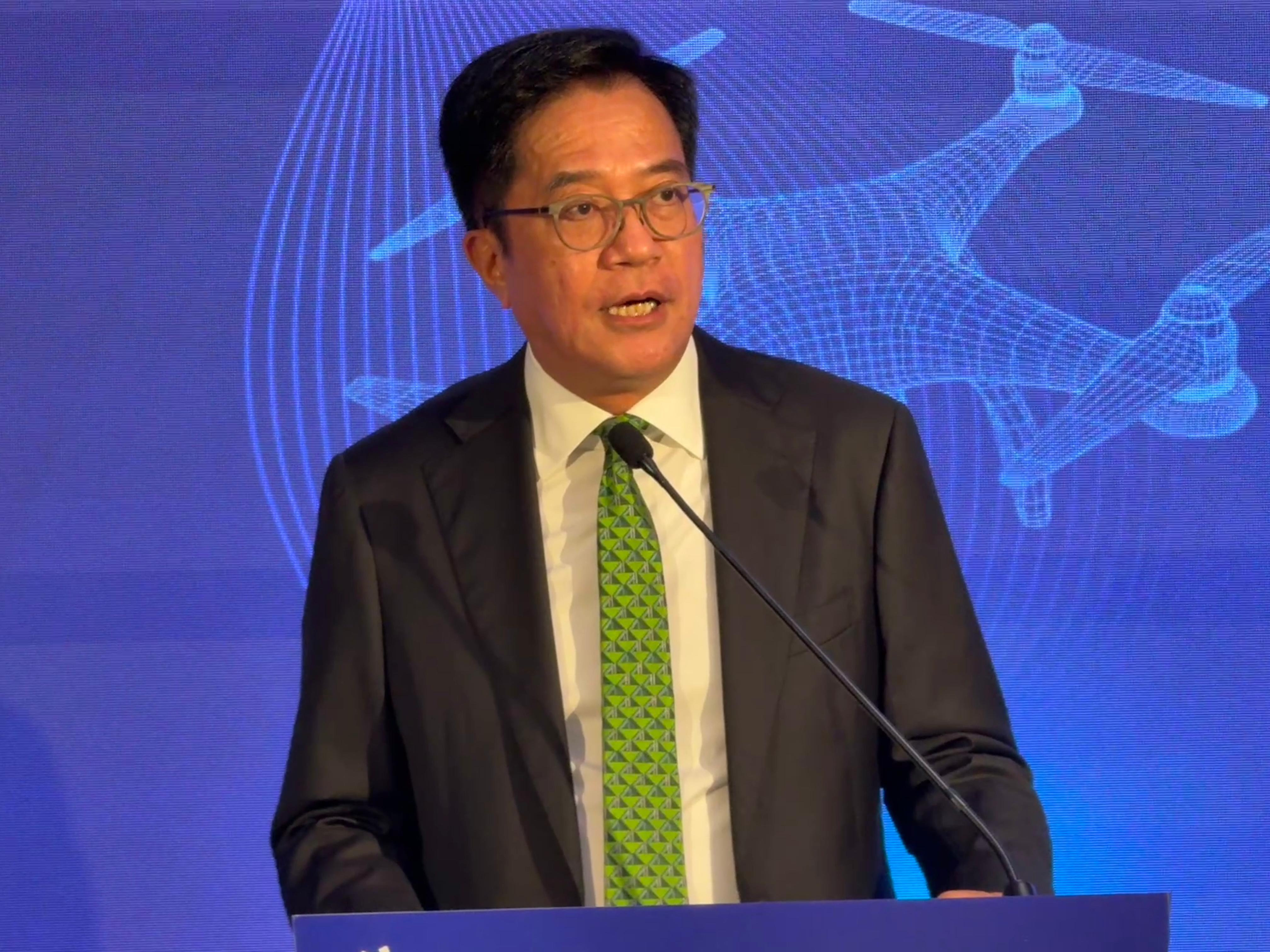 財政司副司長黃偉綸昨出席低空經濟科技館開幕禮致辭。(鄧昊輝攝)