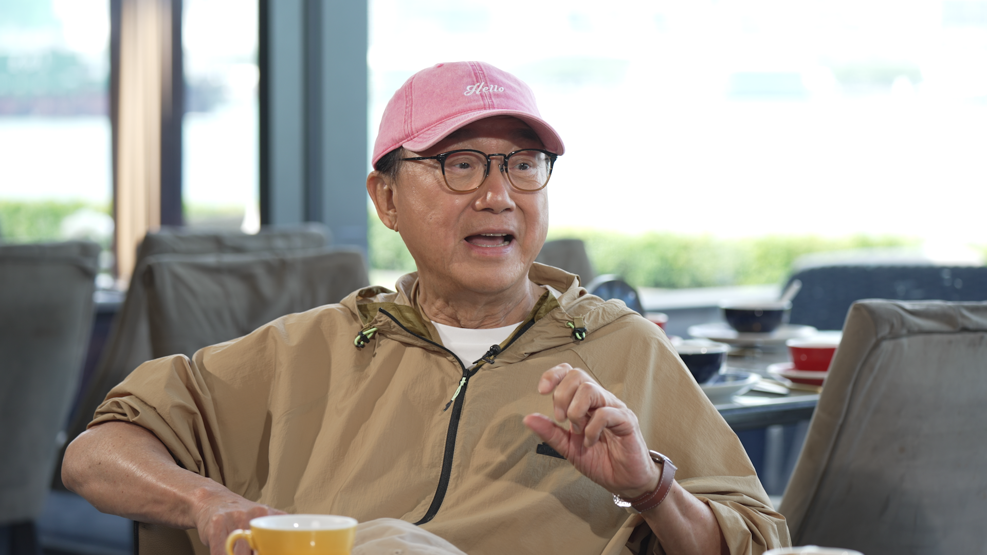 許冠文是首集《馬時亨 ‧ 獅子山精神》嘉賓。