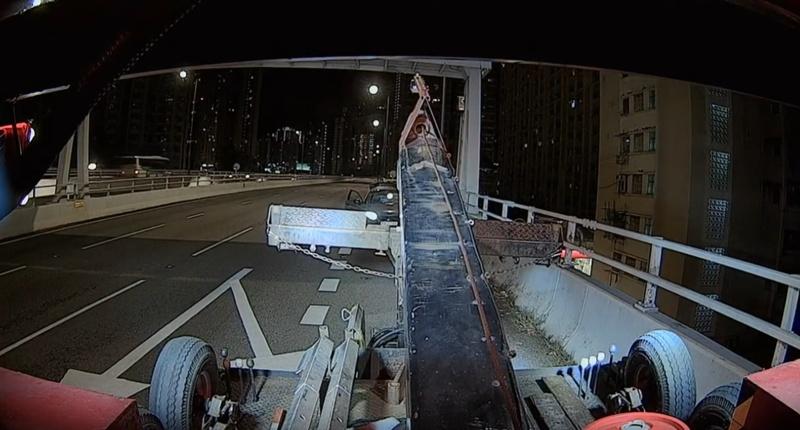 車Cam直擊,拖車東廊遇毒品快餐車拒接遭擸棍恐嚇,反黑拘21歲男。(Threads)