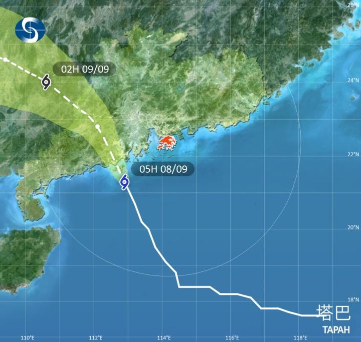 按照現時預測,塔巴會在未來數小時於廣東西部登陸。(香港天文台)