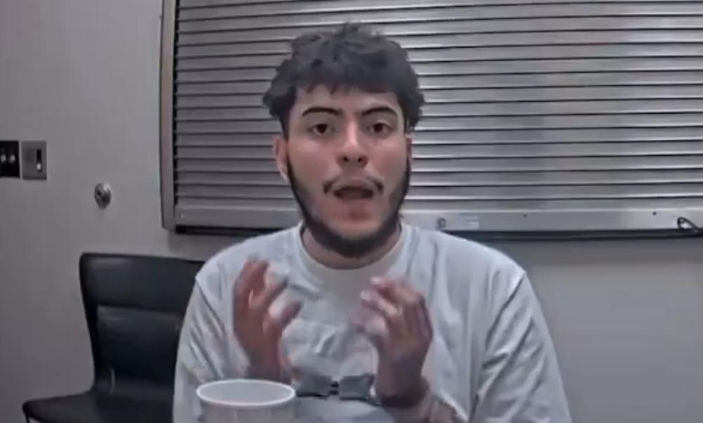 Ezekiel稱受到酒精和大麻的影響才會犯下這個「小錯誤」。(X)