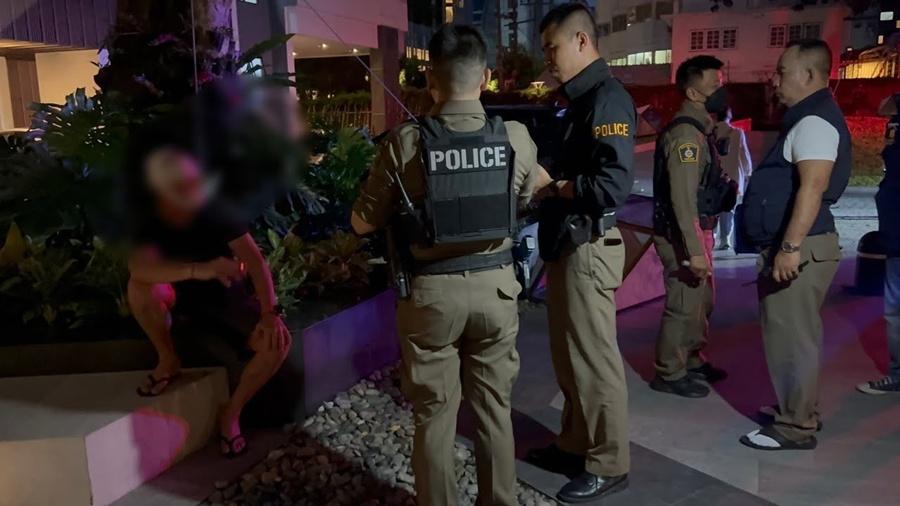 Mr. Duncan頭部多處撕裂傷,血流披面,救護員為他即場進行包紮並送院。(X)