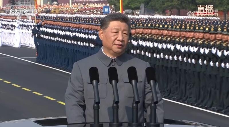 抗戰勝利80周年|習近平發表講話後,開始檢閱部隊。(央視截圖)