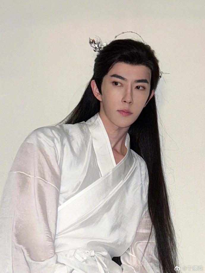 于朦朧被瘋傳墮樓身亡。