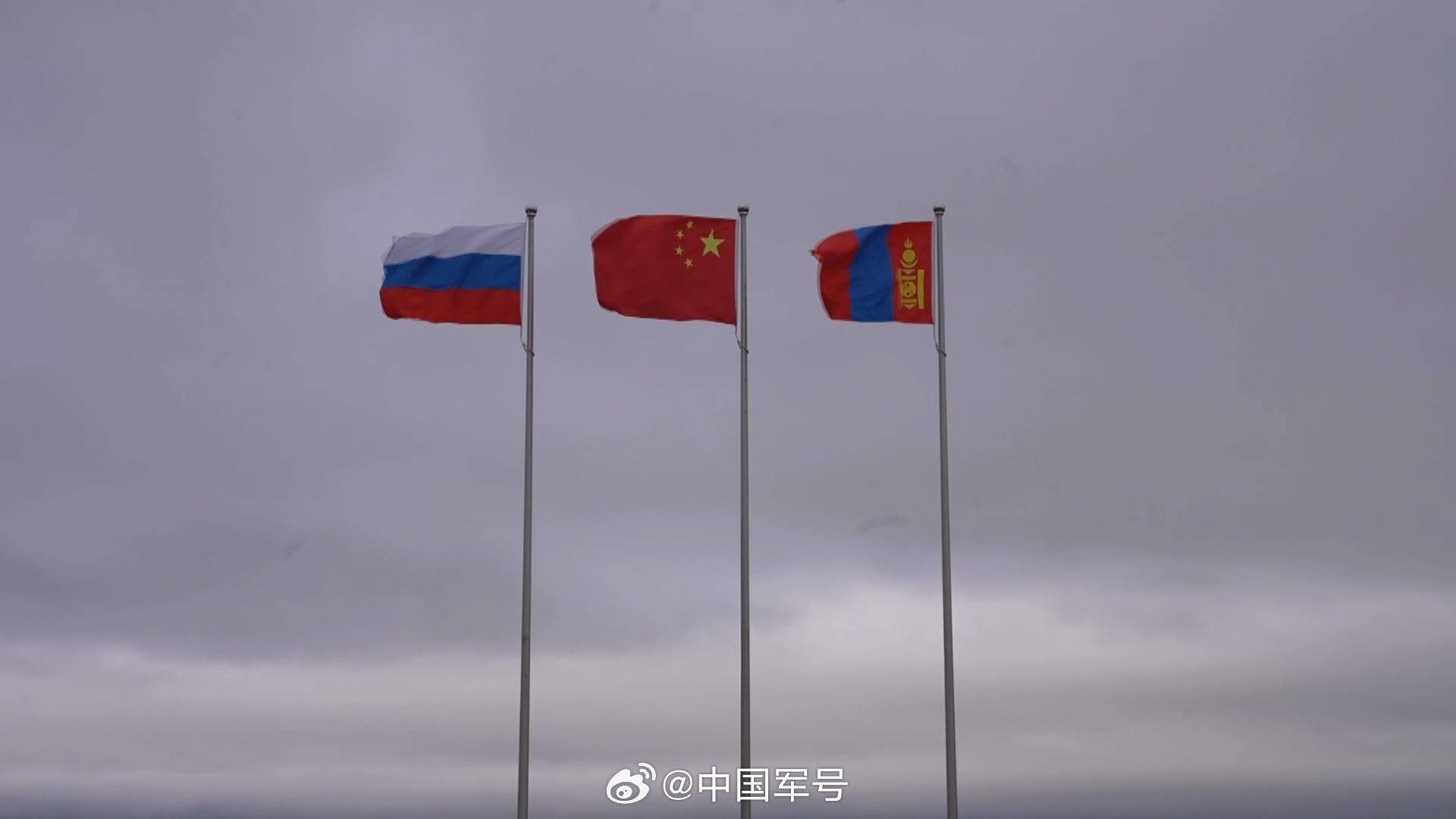 中俄蒙三國在內蒙古自治區的邊境區域舉行「邊防合作2025」聯合演練,是三方首次組織邊防部隊參加聯合演習。(解放軍新聞傳播中心官方微博)