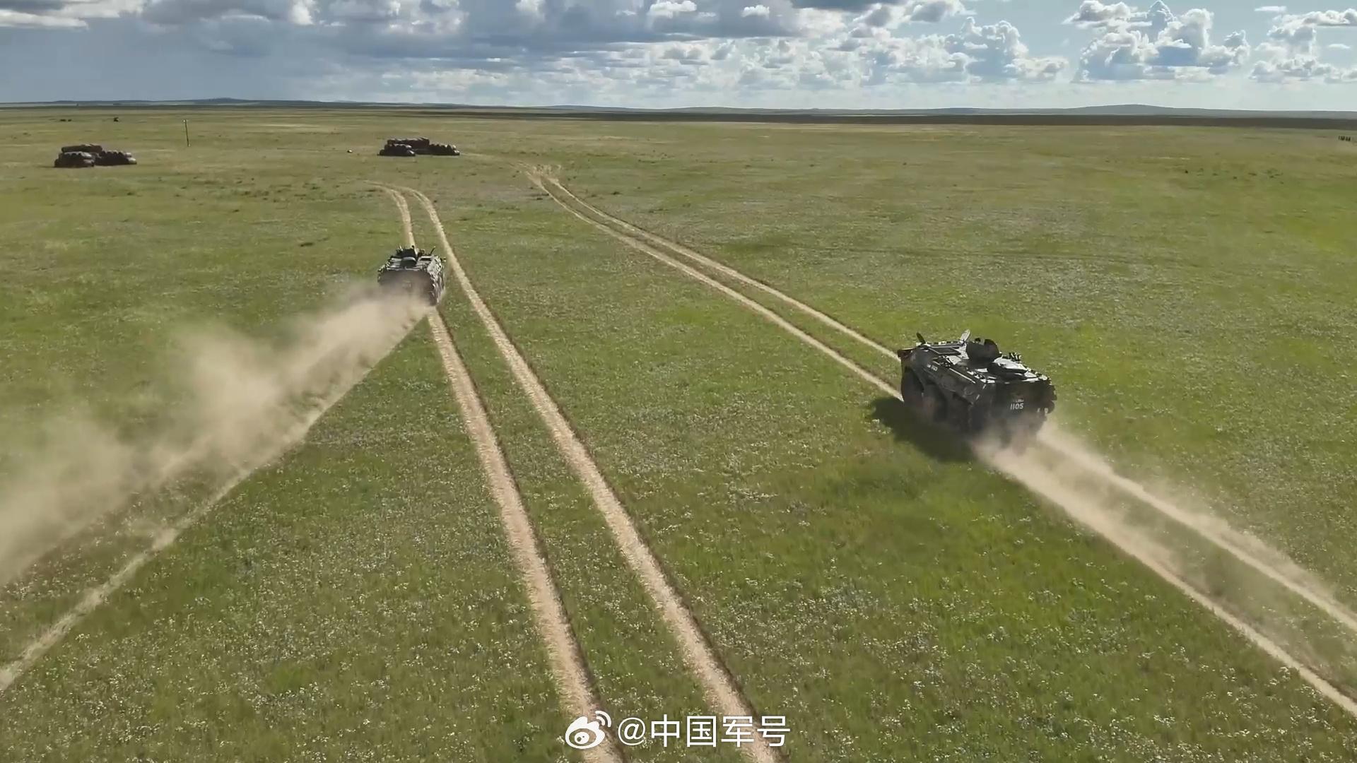 中俄蒙三國在內蒙古自治區的邊境區域舉行「邊防合作2025」聯合演練,是三方首次組織邊防部隊參加聯合演習。(解放軍新聞傳播中心官方微博)