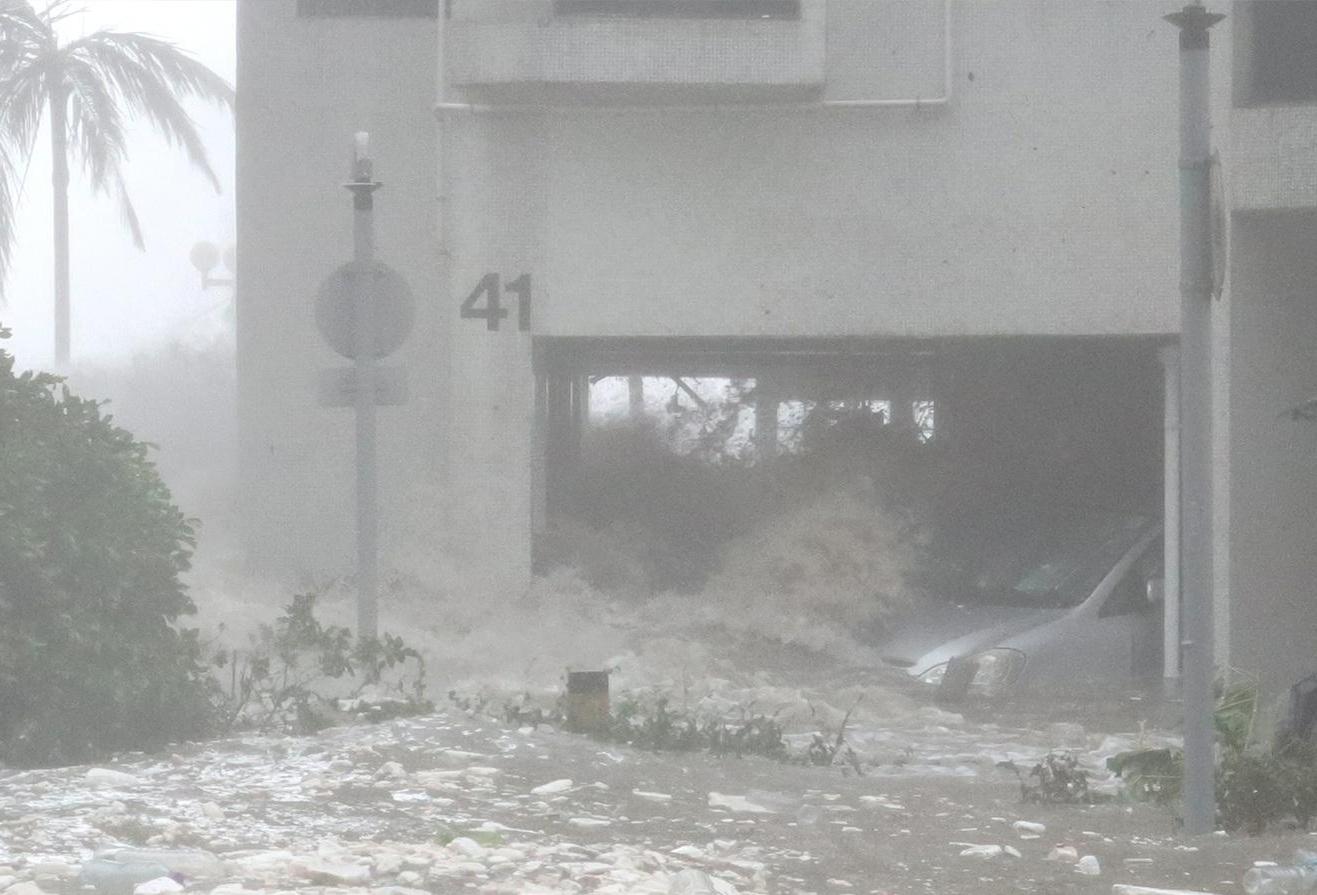颱風樺加沙|打風水浸壞車 車保點先有得賠?4大關鍵因素須知。(資料圖片)