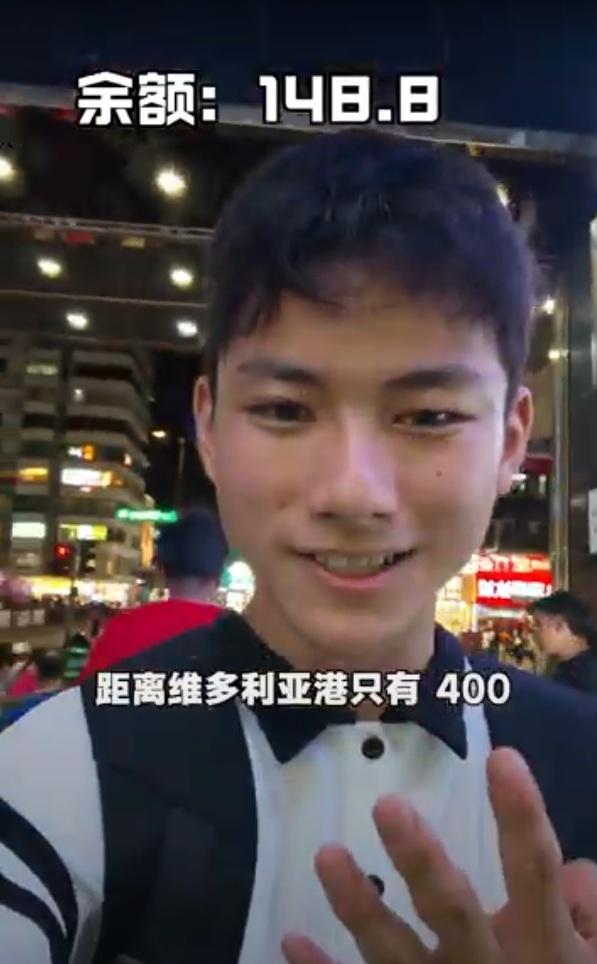 男生大讚重慶大廈很方便。(網片截圖)