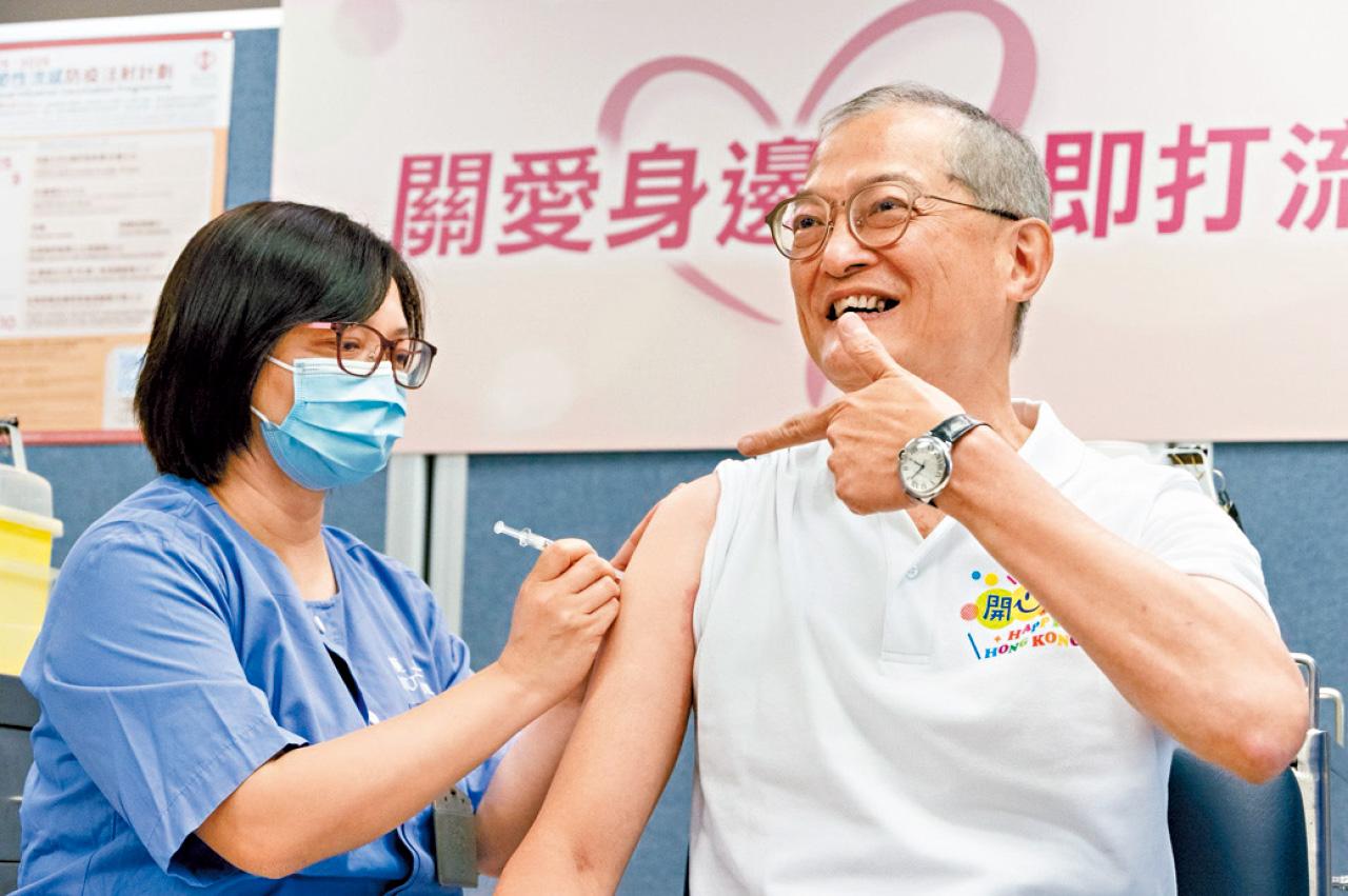 醫務衛生局長盧寵茂