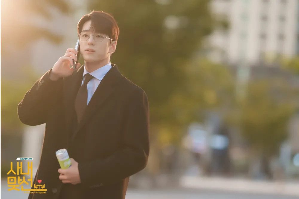 《社內相親》屬金旻奎從影以來代表作。