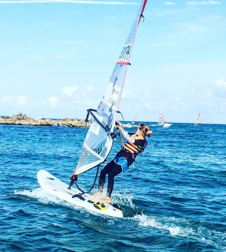 24歲的Sophie曾經是一名風帆運動員,但因傷退役。這次挫折反而激發她投身科技創新。(Sophie@IG圖)