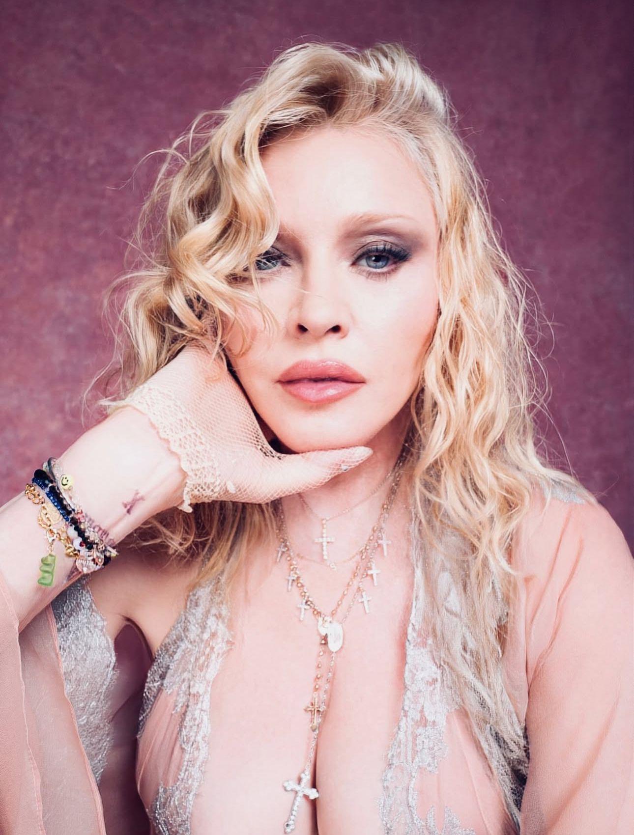 麥當娜以行動打破半退休狀態的傳言。