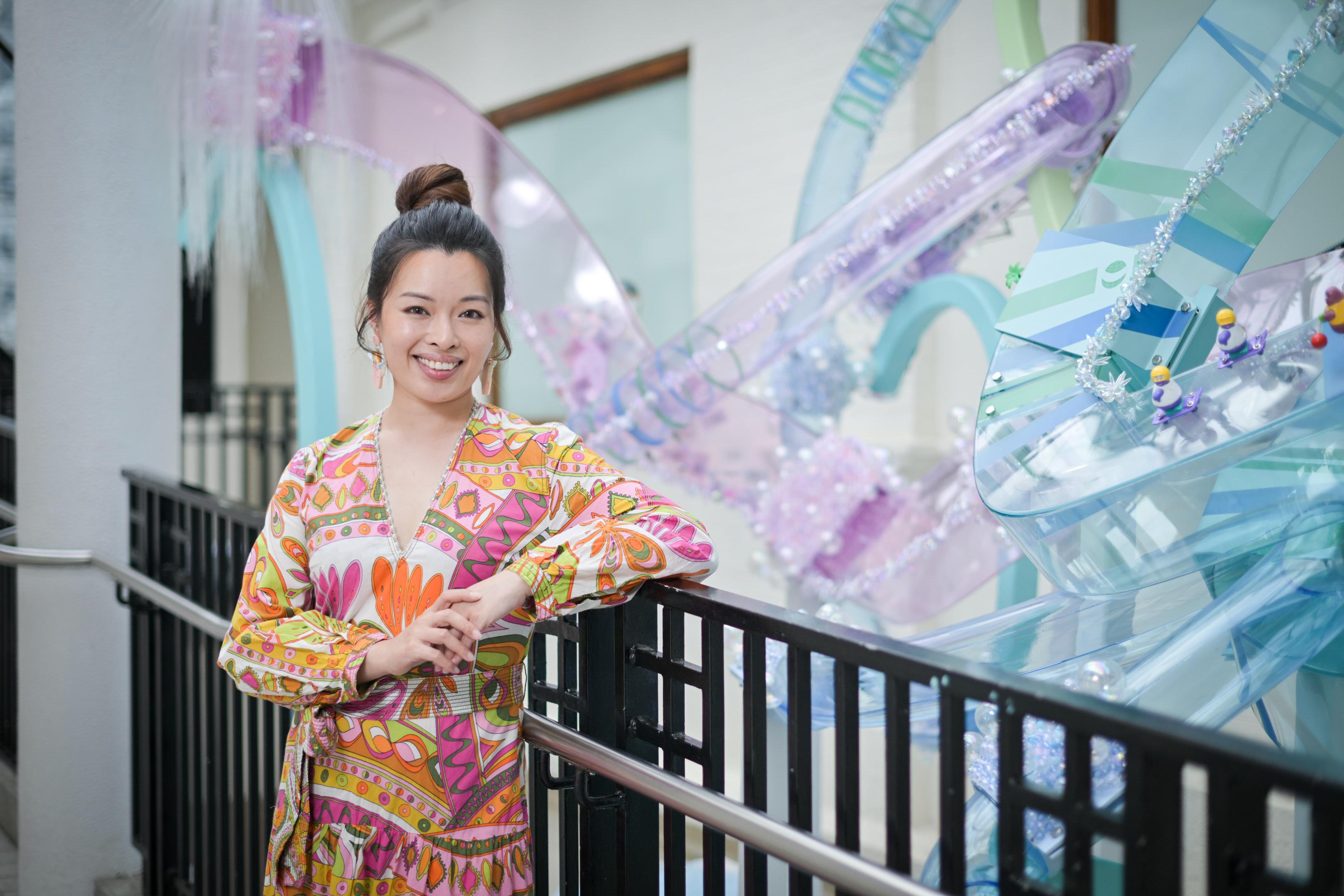 阮家儀畢業於港浸大視覺藝術院,其作品曾在香港、澳門、北京和澳洲展出,是一位資深視覺藝術工作者。