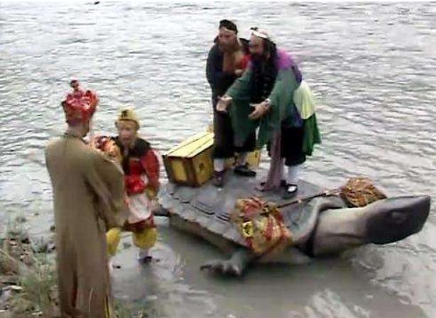 黿曾在中國四大名著《西遊記》中,被描述為「通天河老黿」。