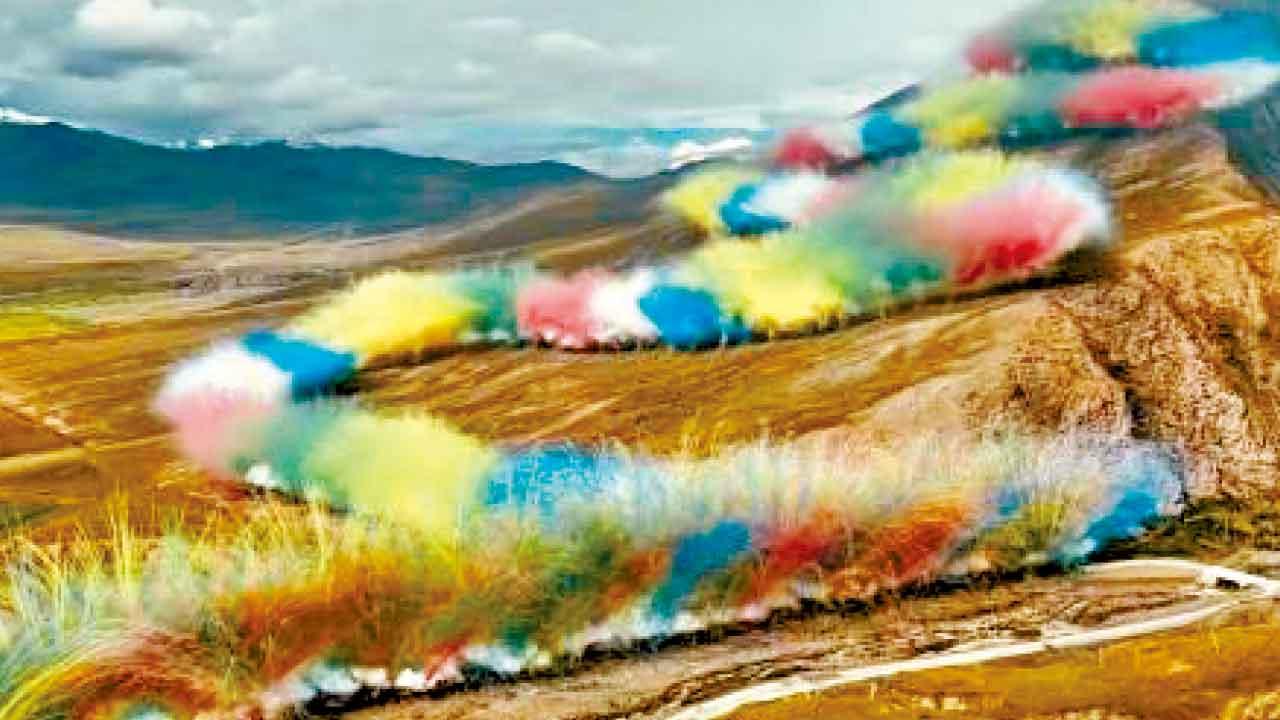 「升龍」藝術項目在喜馬拉雅高原施放煙花