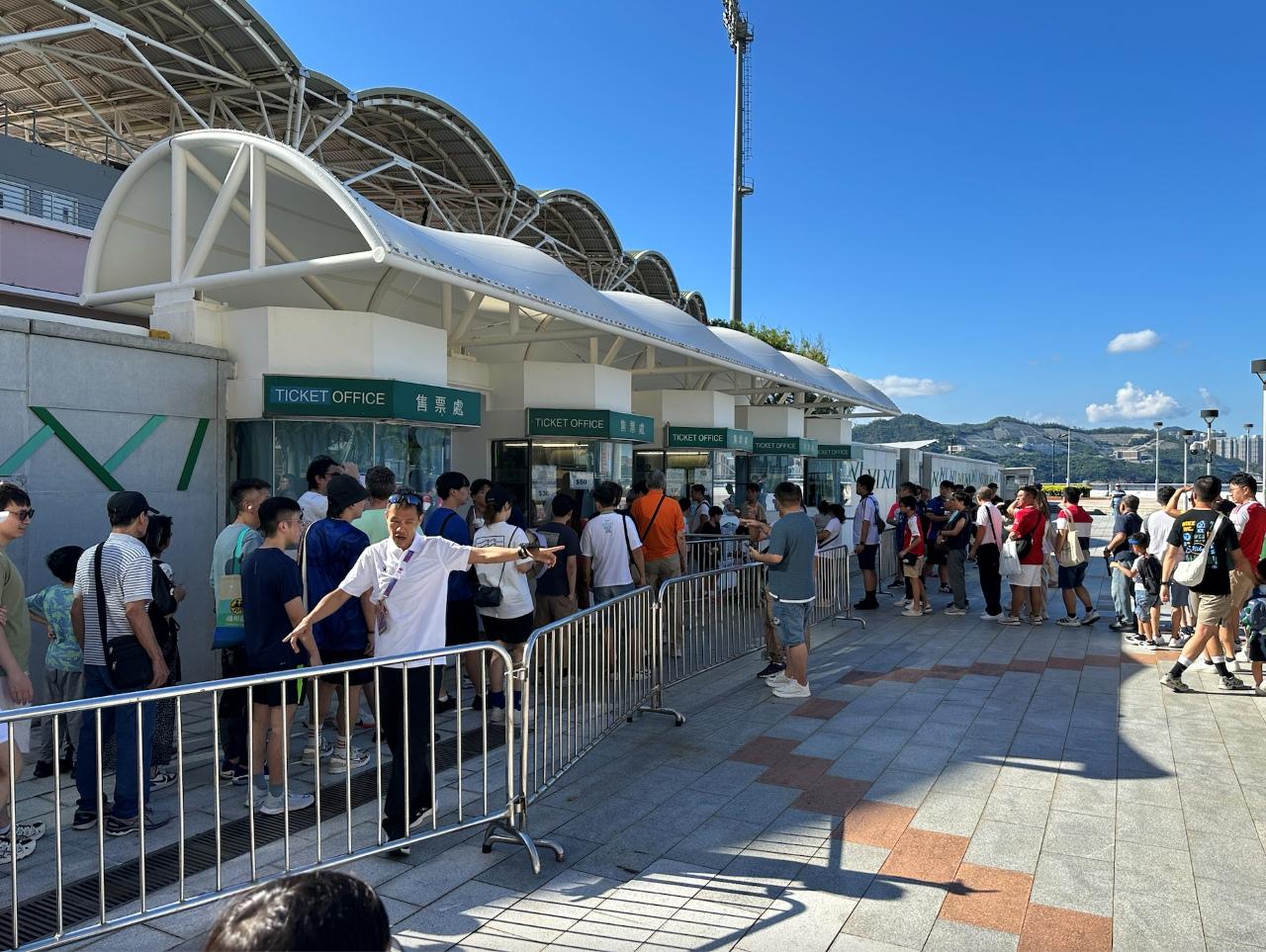 東區首場主場港超聯賽事迎傑志,氣氛熾熱有日職Feel。