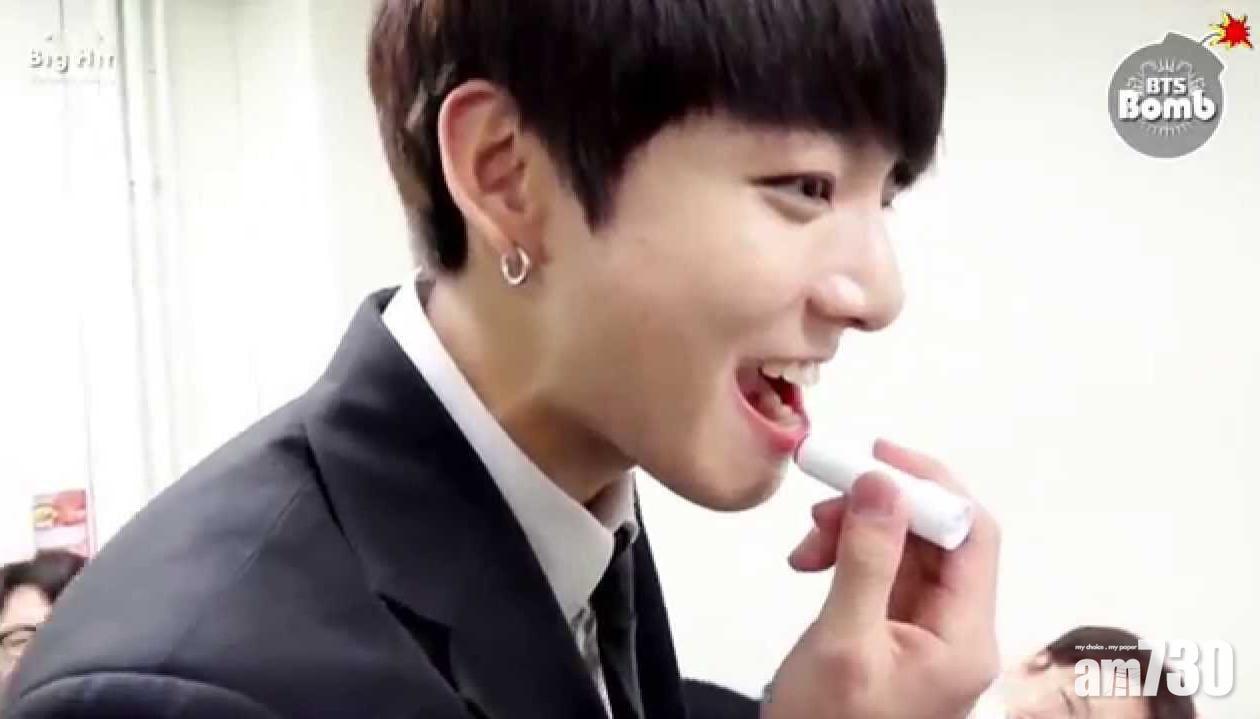 嘴唇乾燥的時候使用潤唇膏效果更佳。