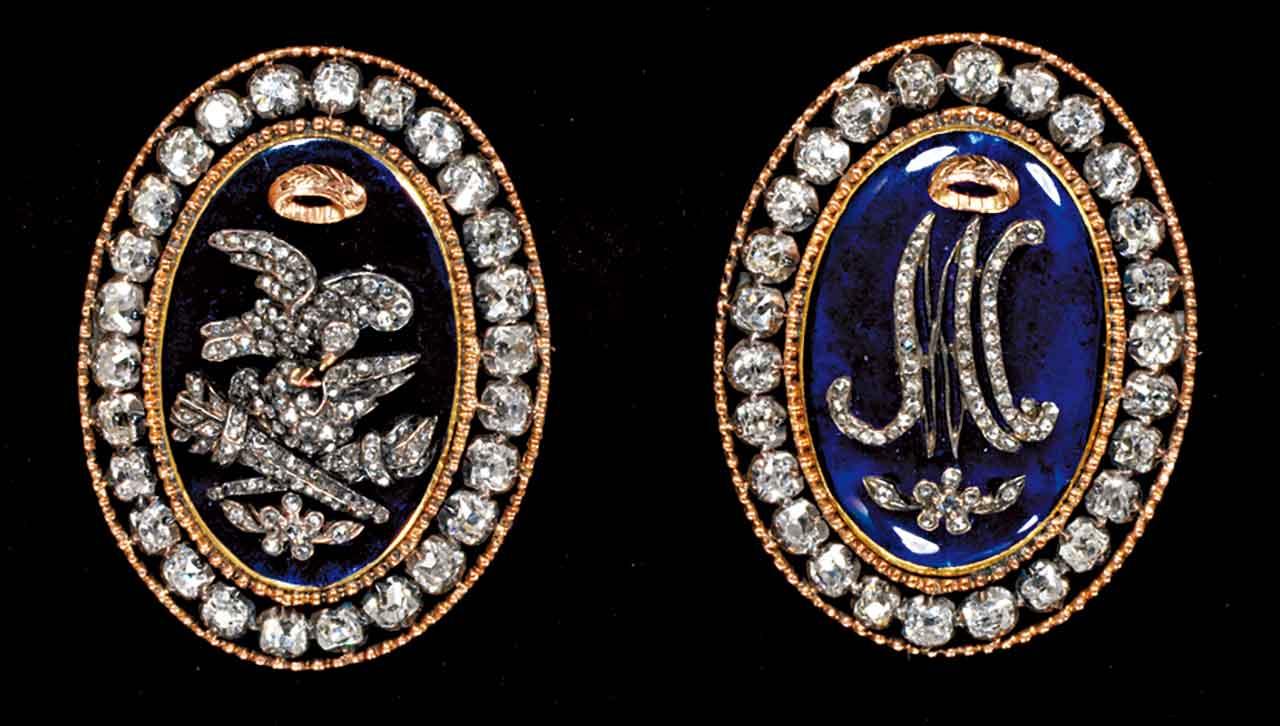 倫敦V&A博物館舉辦瑪麗皇后展覽