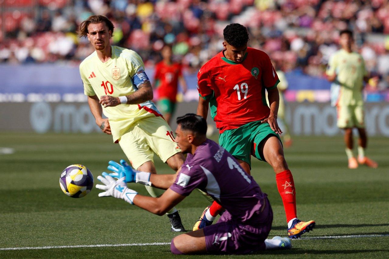 世青盃摩洛哥對西班牙的比賽中,摩洛哥主帥Mohamed Ouahbi對一次判罰極為不滿,隨即掏出綠牌,觸發VAR回看。