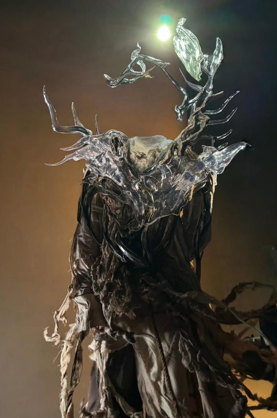 柳應廷Jer演唱會海報中穿的服裝,由3D打印並以3種物料製作。(IG@s8s.fbx)