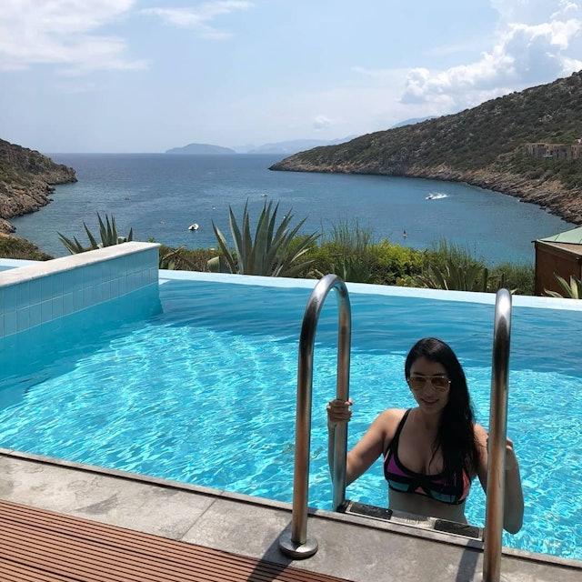 施宇琪生活照。