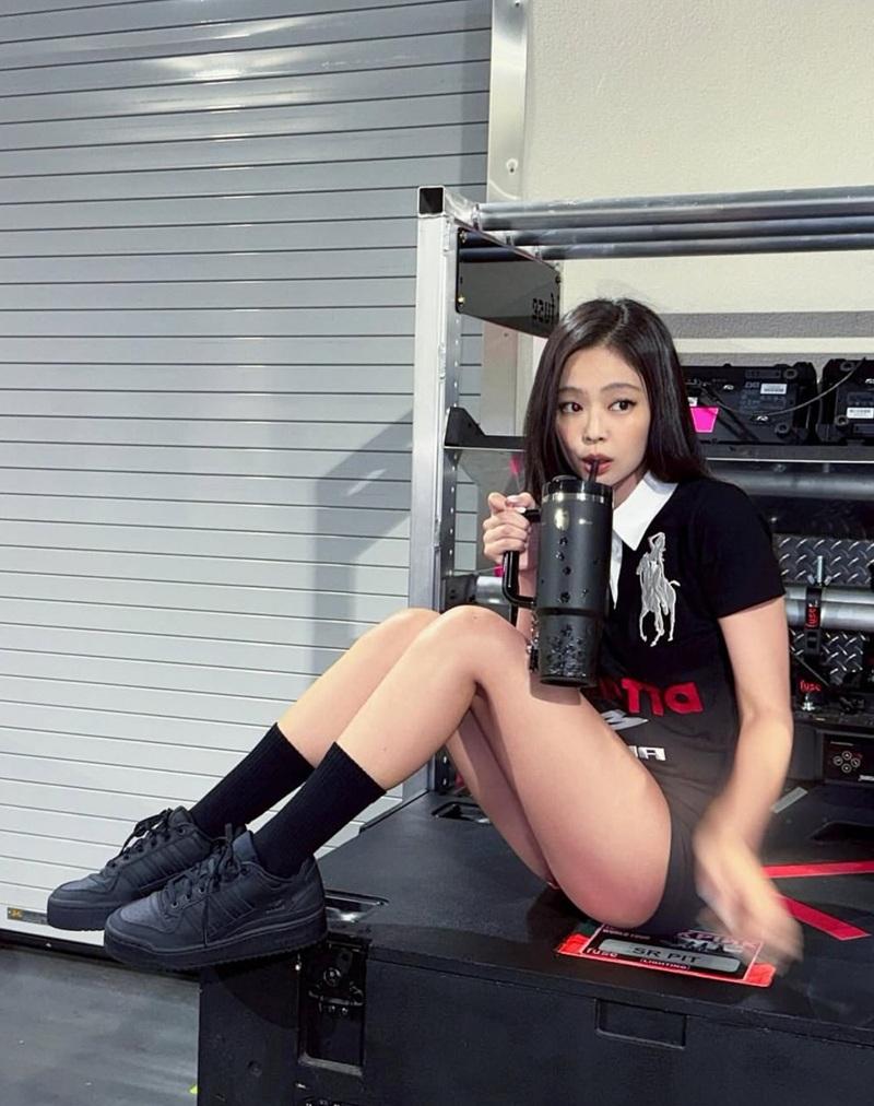 Jennie X Stanley保溫杯登場 延續BLACKPINK強勢