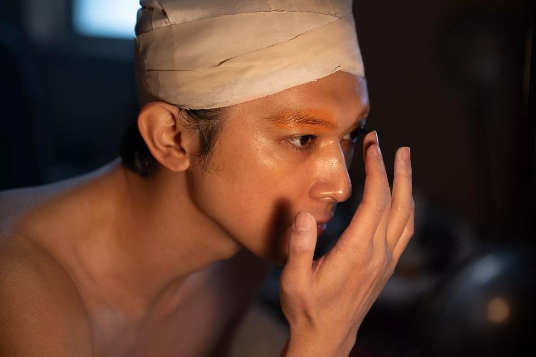 吉澤亮反串演出《國寶》,演技大獲好評。